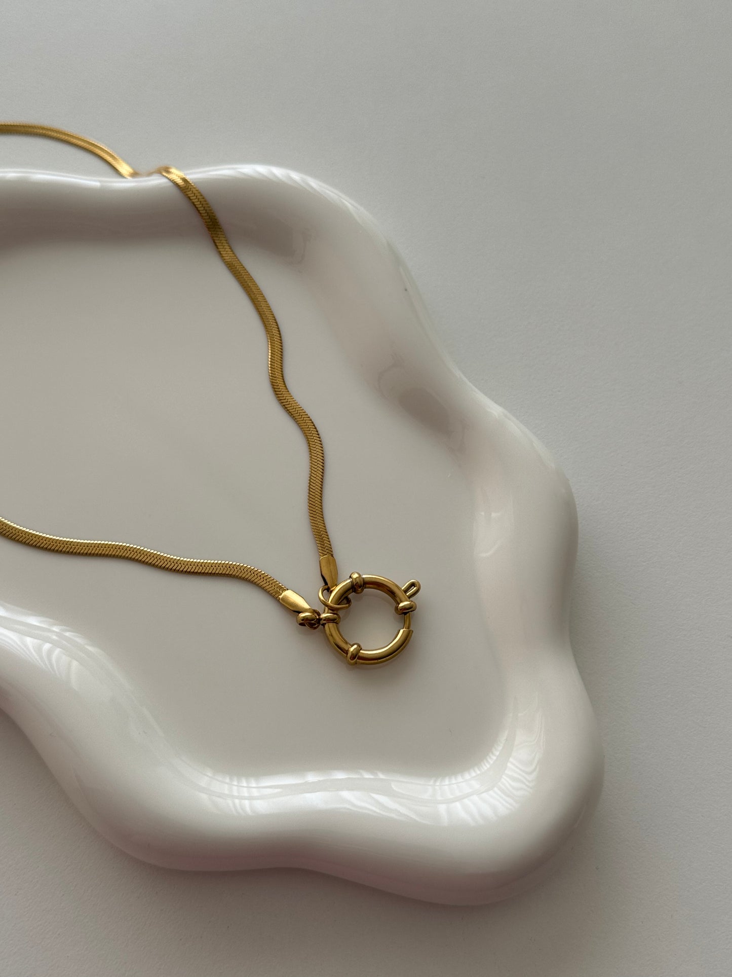 B-Loop Pendant Necklace