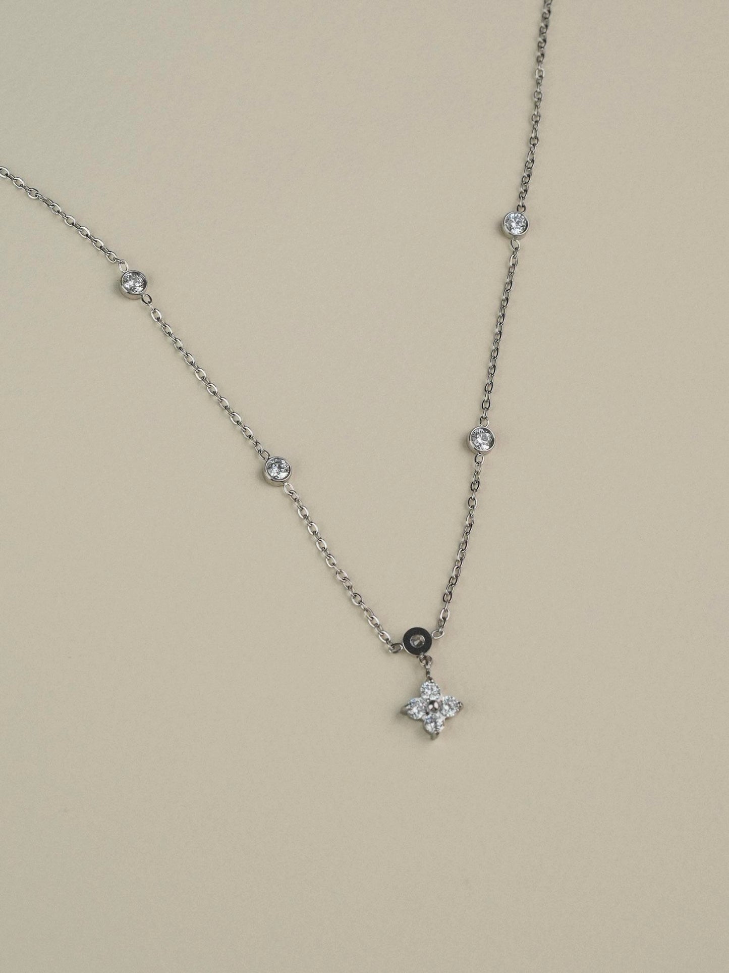 Silver Petite Fleur Necklace