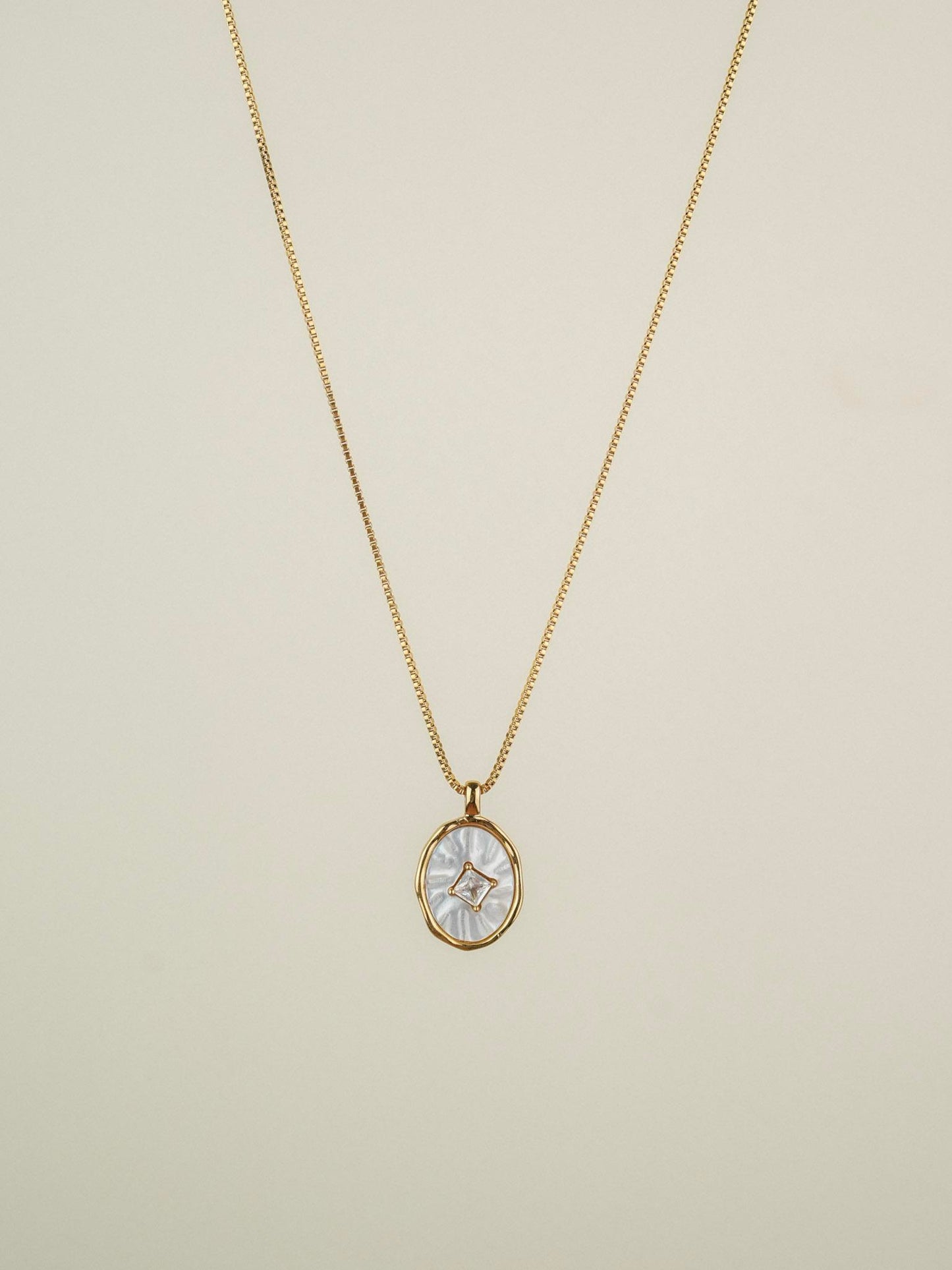 Shell Pendant Necklace